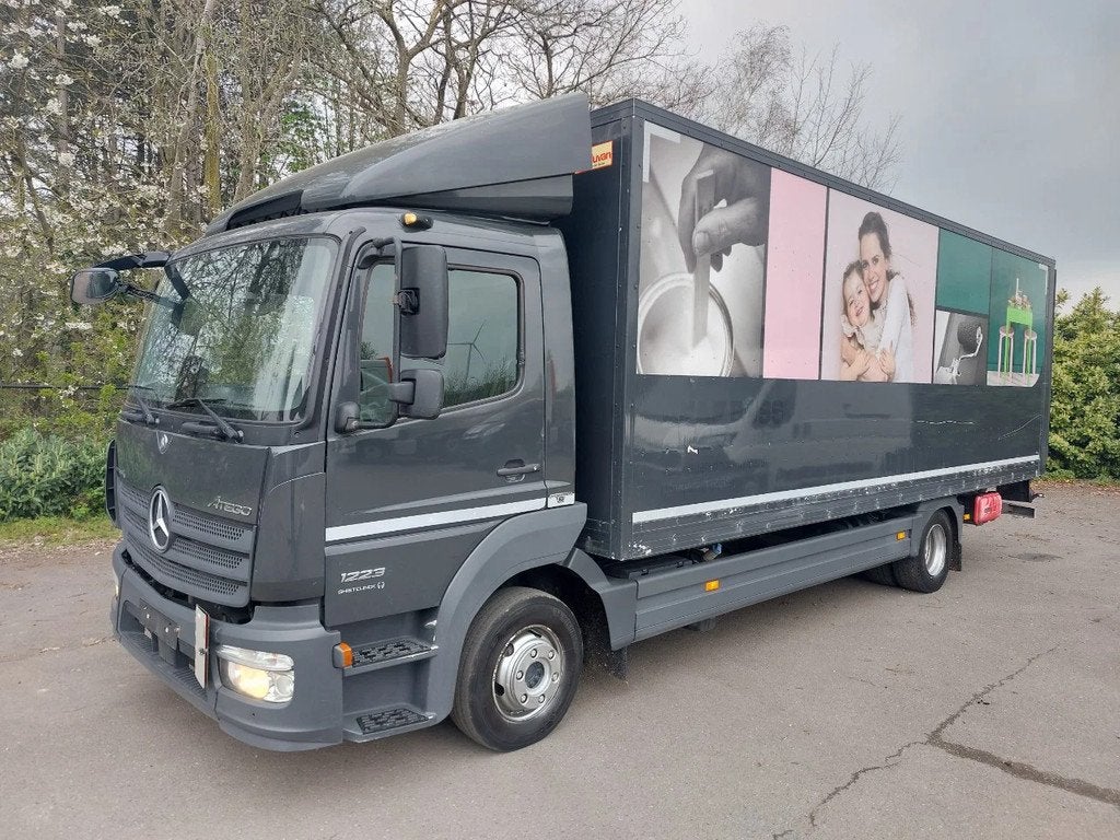 Mercedes-Benz Atego 1223 BL 4x2 koffer 6,9m + LBW D’Hollan, Auto's, Vrachtwagens, Bedrijf, Te koop, Airconditioning, Centrale vergrendeling