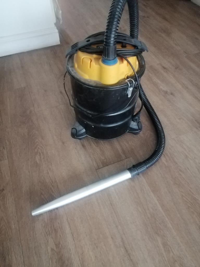 Aspirateur pour cendre, Zakelijke goederen, Exploitaties en Overnames