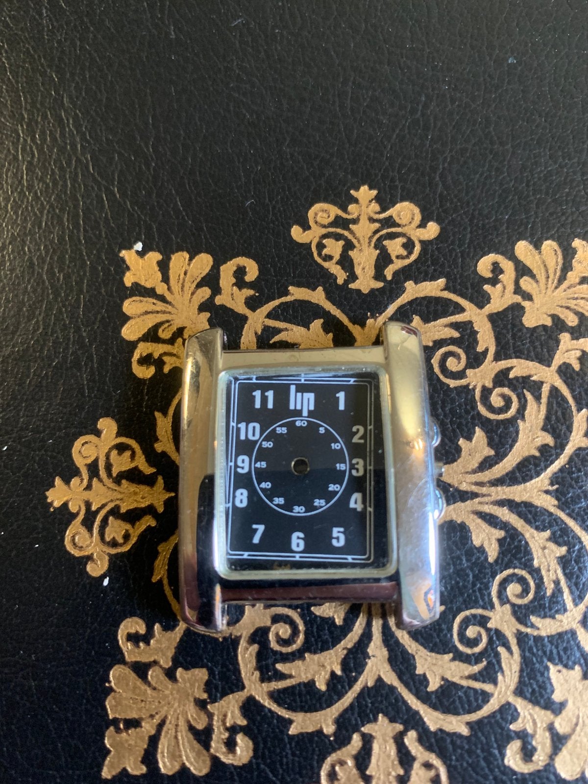 LIP-horloge - Tankstijl - Voor te restaureren onderdelen., Ophalen of Verzenden, Gebruikt