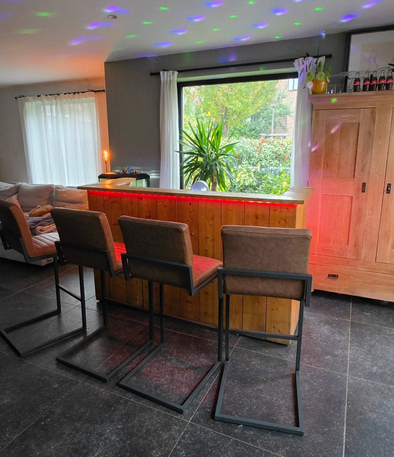 Steigerhouten bar met cognac bruine barkrukken, Ophalen, Gebruikt, Inclusief barstoelen