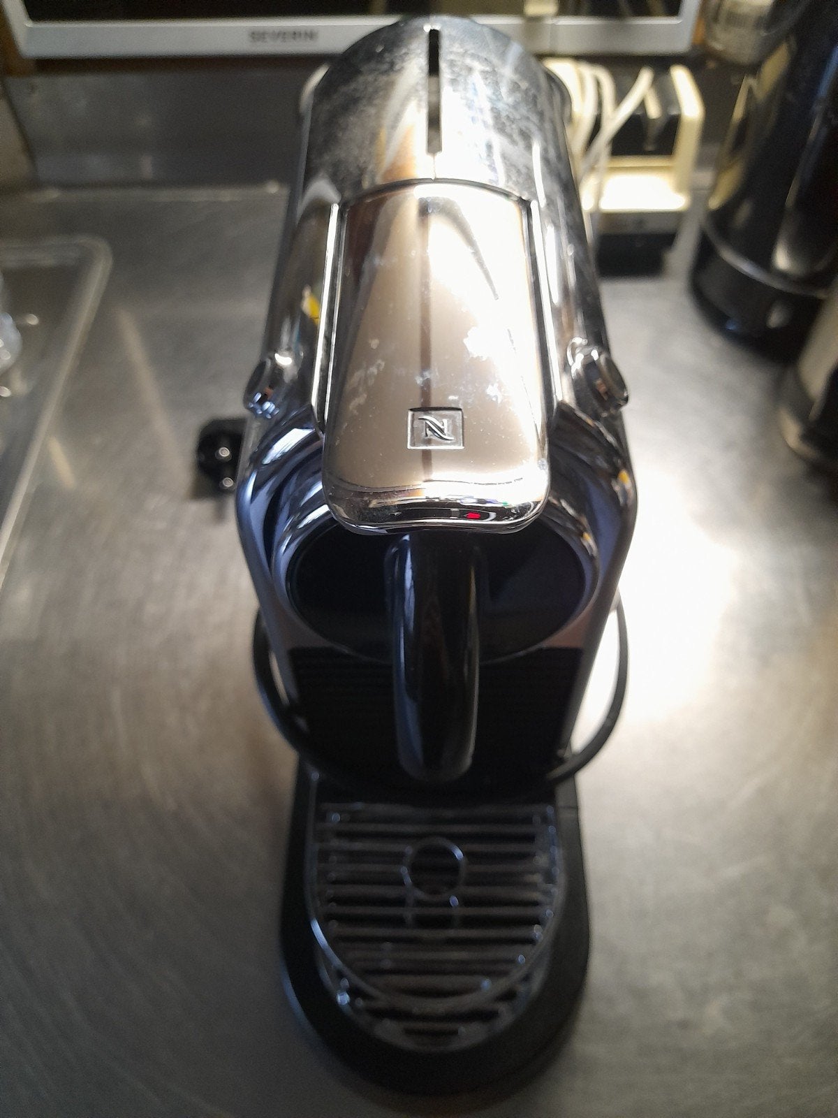 machine à café Nespresso, Enlèvement ou Envoi, Utilisé, Dosettes et capsules de café, Réservoir d'eau amovible