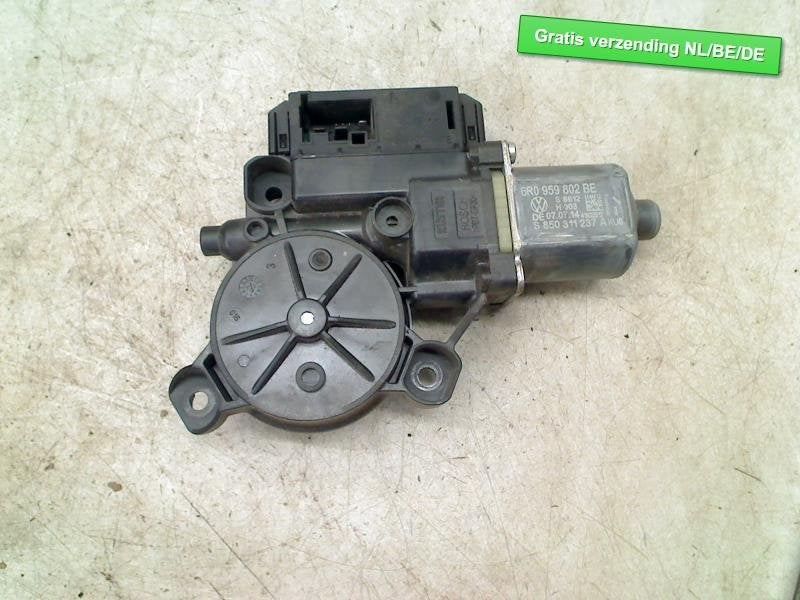 MOTEUR LEVE VITRE ELECTRIQUE AVANT DROIT Polo V (6R), Robert Bosch AG, Volkswagen, Utilisé, Avant