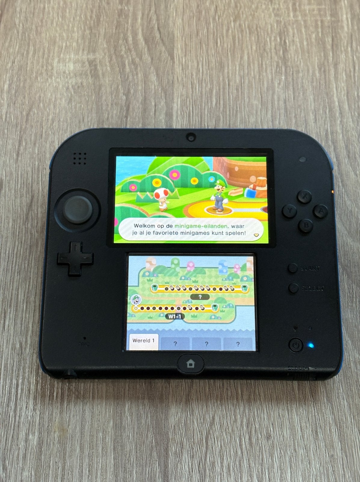 Nintendo 2ds + 2 mario games, Games en Spelcomputers, Spelcomputers | Nintendo 2DS en 3DS, Gebruikt, 2DS, Blauw, Ophalen of Verzenden