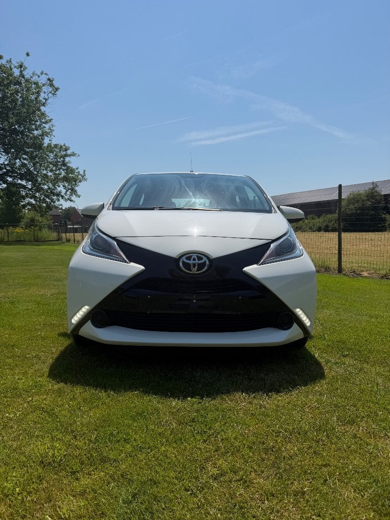 Toyota aygo benzine, Auto's, Toyota, Voorwielaandrijving, Wit, Handgeschakeld, 5 deurs