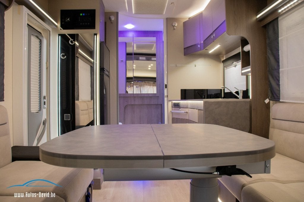 Chausson Titanium 640 Ford Aut. 170CV 4 chambres, Caravanes & Camping, Camping-cars, Jusqu'à 4, Chausson, Automatique, 6 à 7 mètres