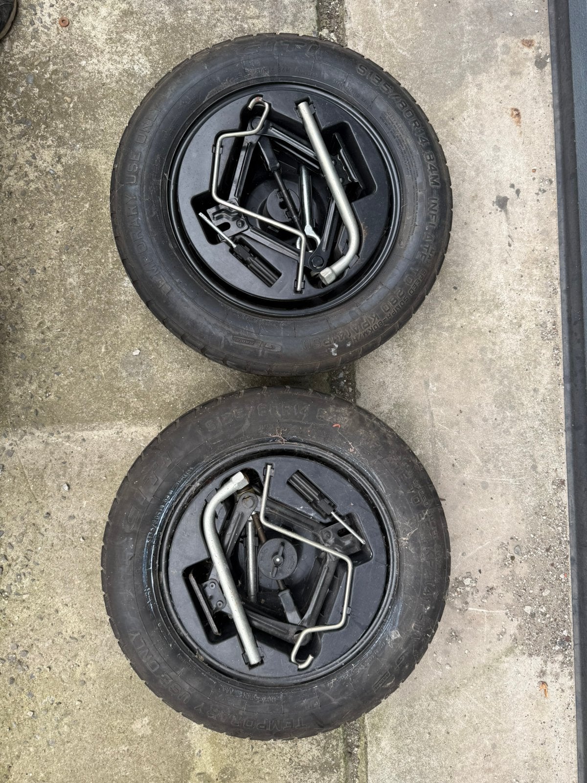 Fiat 500 reservewiel, Ophalen