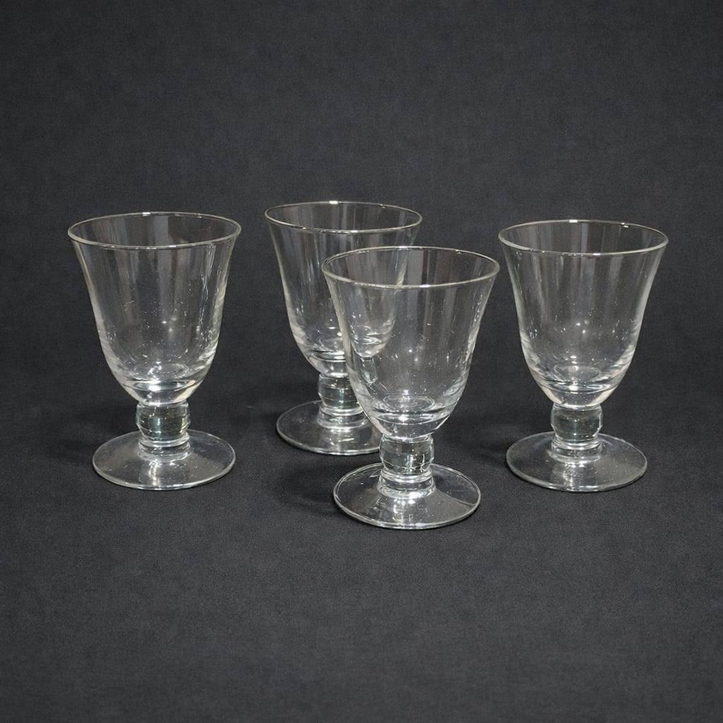 Quatre verres de L. Dake & Zn, Enlèvement