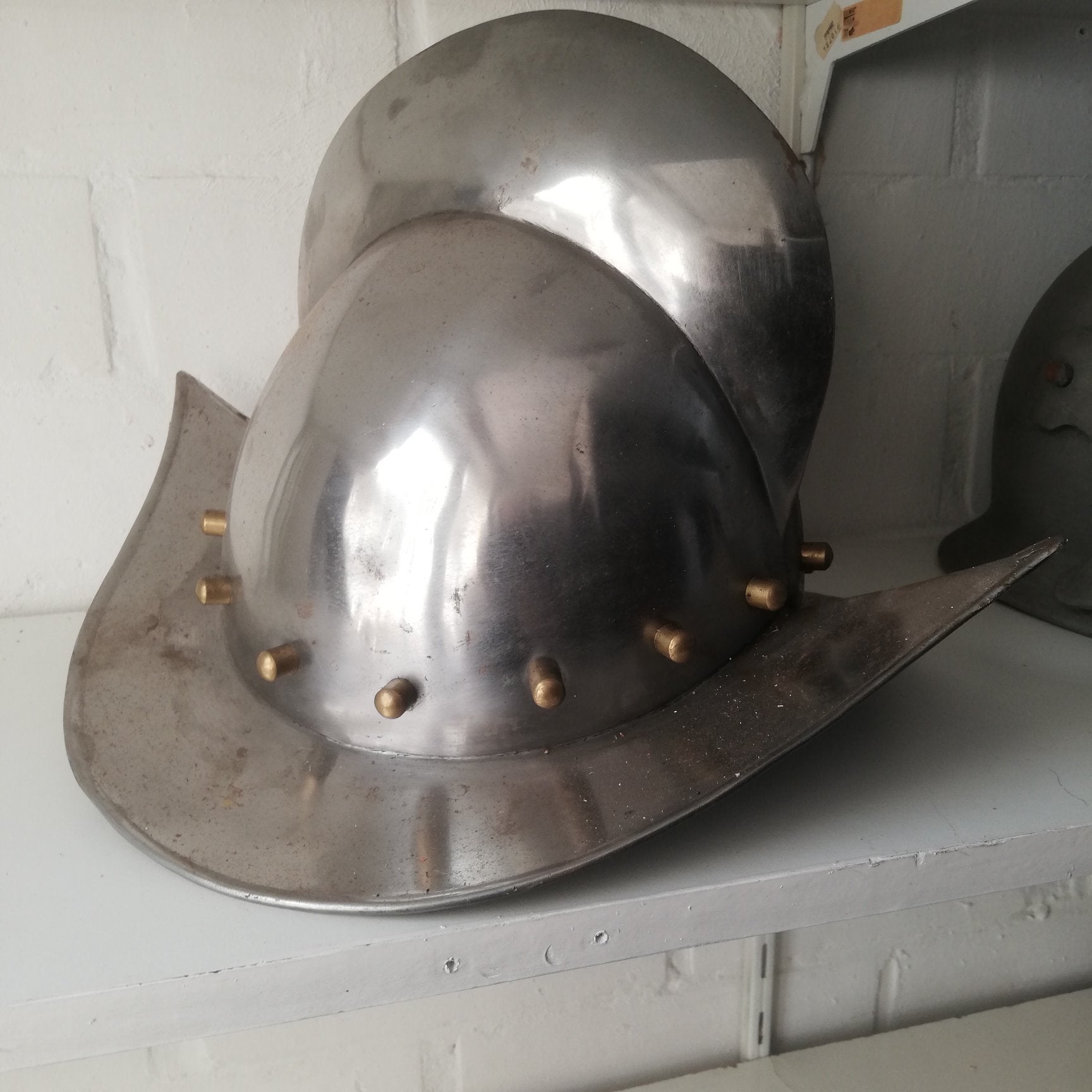 Metalen Zwitserse helm, Hobby & Loisirs créatifs, Costumes, Matériel de théâtre & Jeux de rôle, Enlèvement, Comme neuf