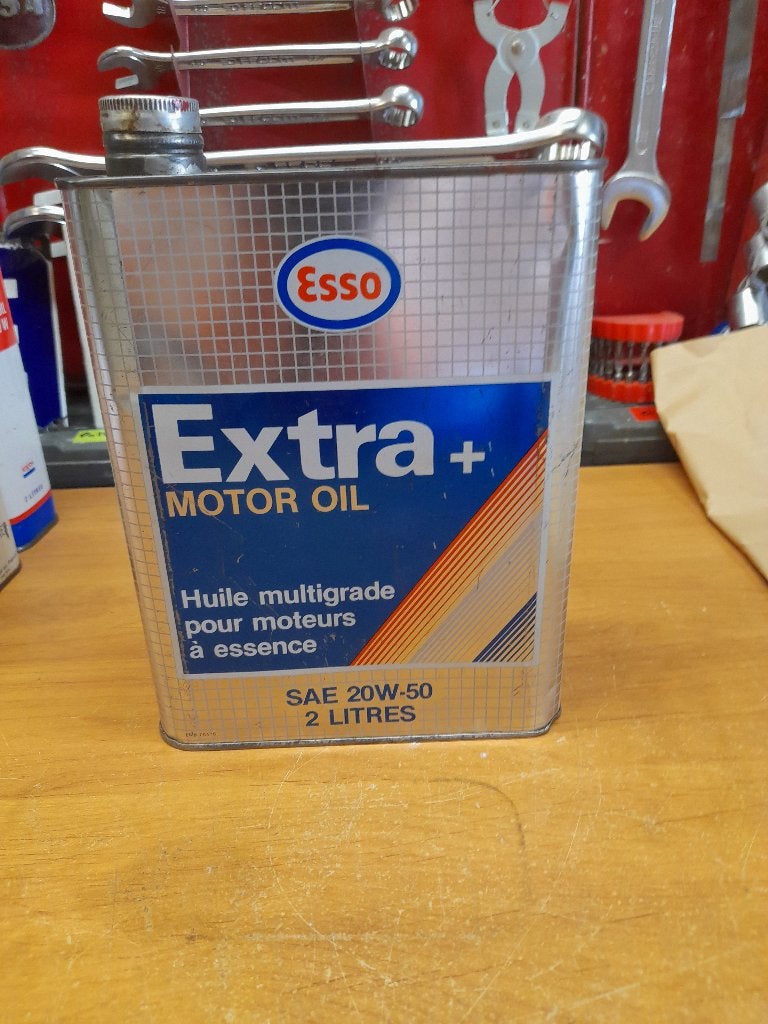 ancien bidon huile vide esso extra+ 20w50, Collections, Marques & Objets publicitaires, Utilisé, Autres types, Envoi