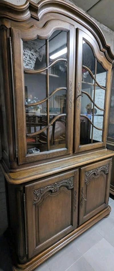 Mechelse eetplaats met vitrinekasten, Huis en Inrichting, Ophalen
