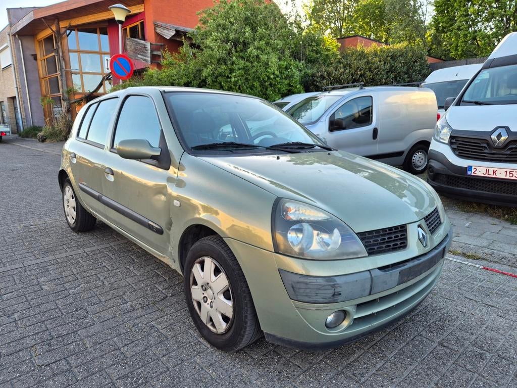 Renault Clio 1.2i 2003 met 185.000km/ zo meenemen /export, Auto's, Renault, Euro 5, Bedrijf, Handgeschakeld, 1149 cc