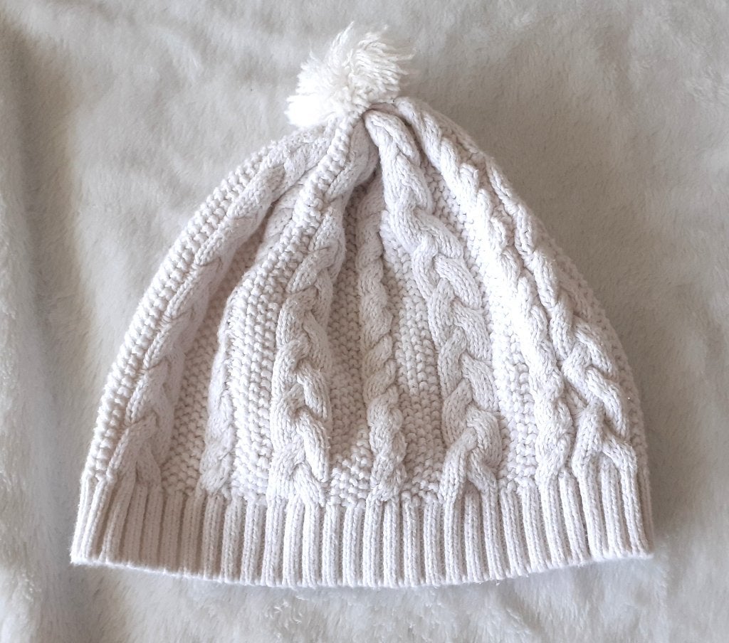 Baby wit gebreid mutsje H&M 74, Kinderen en Baby's, Babykleding | Maat 74, Ophalen of Verzenden, Nieuw, Jongetje of Meisje, Overige typen