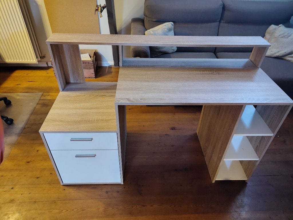 Bureau bijna nieuwe staat, Huis en Inrichting, Bureaus, Ophalen, 139 cm, Hout, Schoolbureau