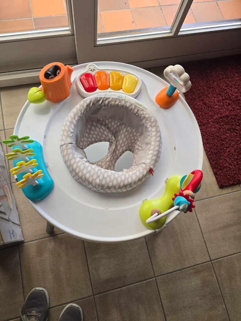Baby's view 3-stage activity center als nieuw, Ophalen of Verzenden, Nieuw, Tafel