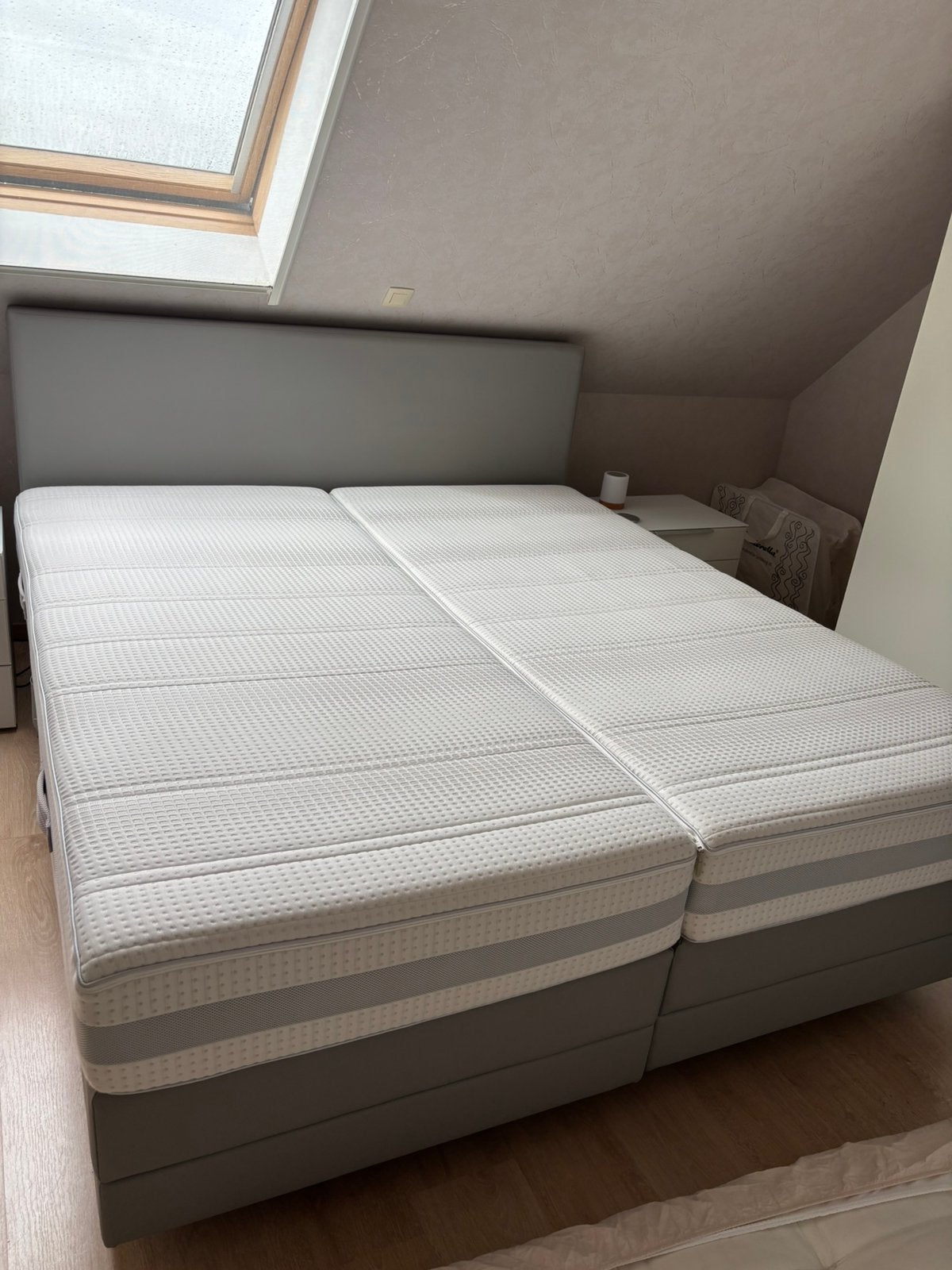 Dubbele matras 1,8m op 2m, Maison & Meubles, Enlèvement, Comme neuf
