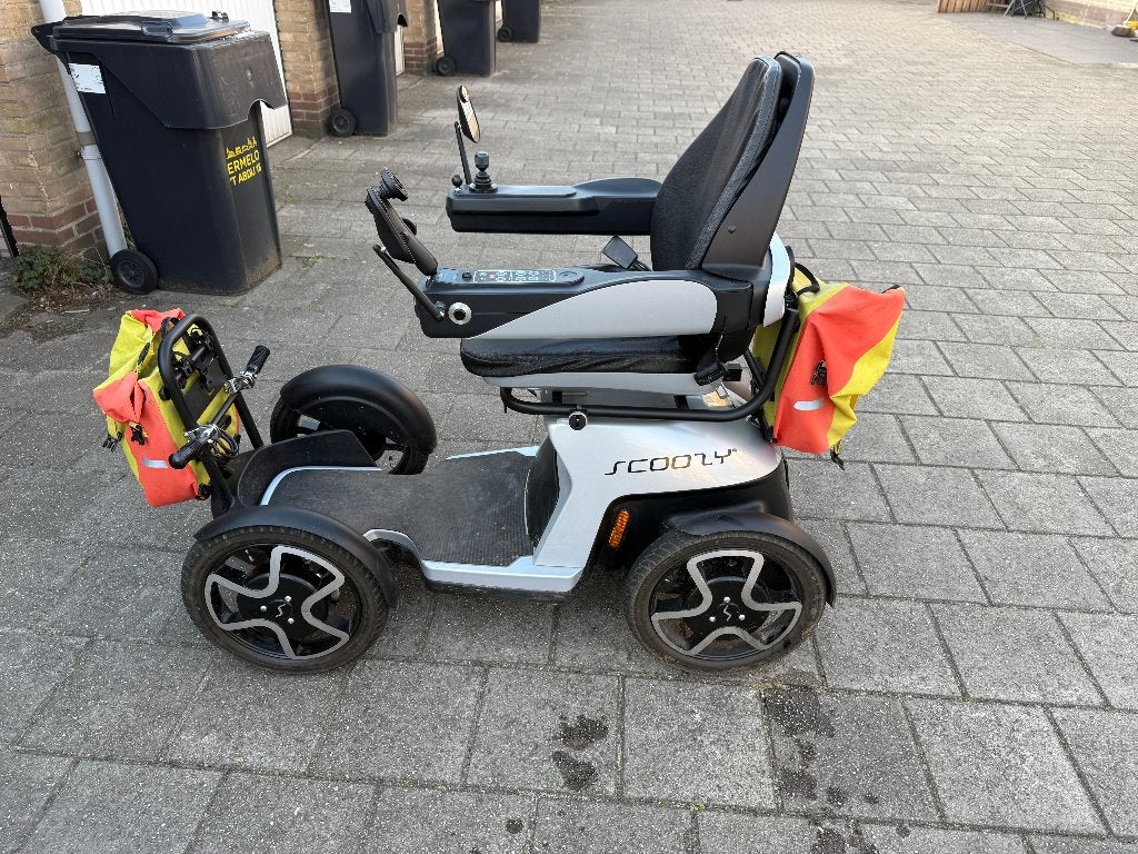 Scoozy scootmobiel, Zo goed als nieuw, 16 km/u of meer, 46 km of meer, Ophalen