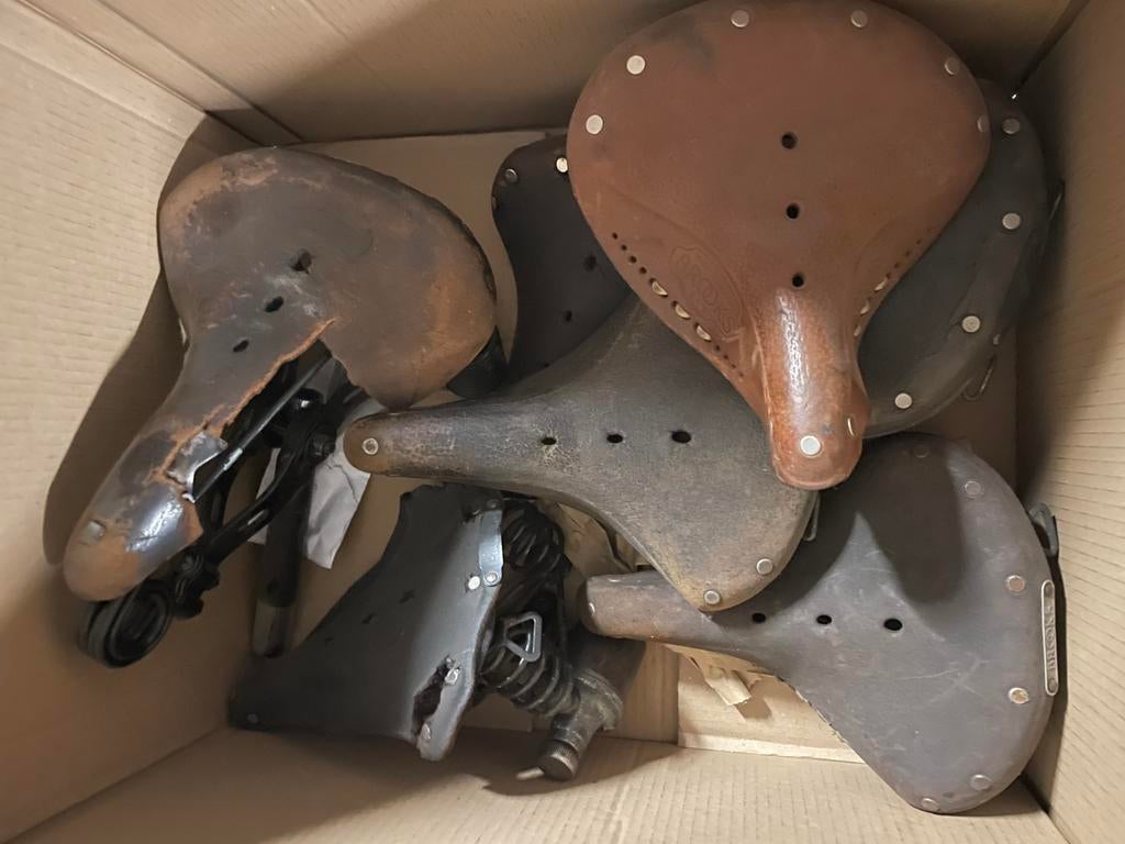 Nombre de selles Brooks anciennes (9), Enlèvement, Comme neuf