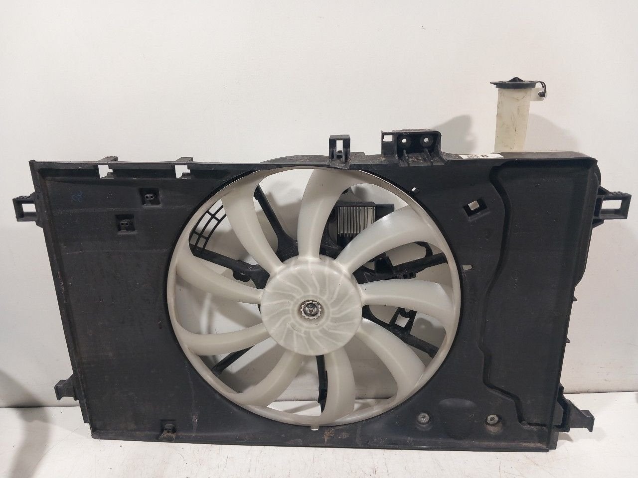 Koelventilator Toyota Yaris, Onderdelen@venauto.nl, Van der Ven Autorecycling B.V., Ettenseweg 76, 4706 PB Roosendaal, The Netherlands
