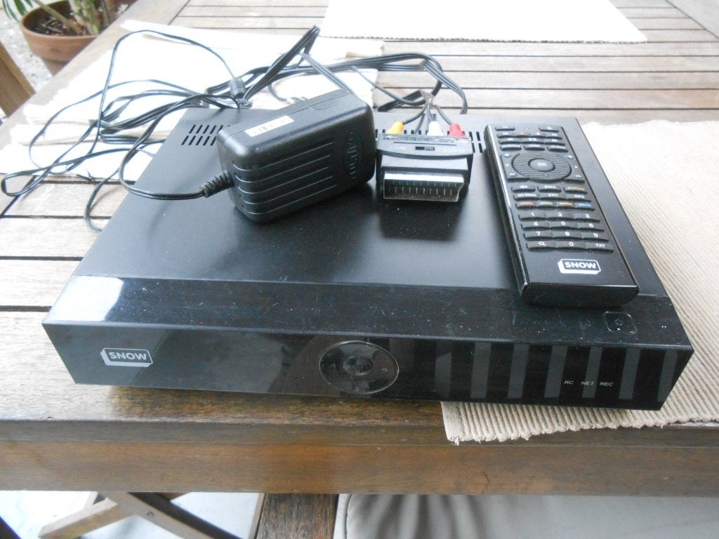 Décodeur Snow Hybrid modèle M505H avec télécommande, Collections, Machines | Jukebox, Enlèvement ou Envoi, Utilisé, 1970 à nos jours