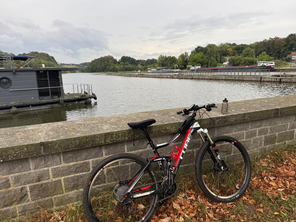 VTT cube stereo 120, Fietsen en Brommers, Fully, 49 tot 53 cm, Zo goed als nieuw, Ophalen
