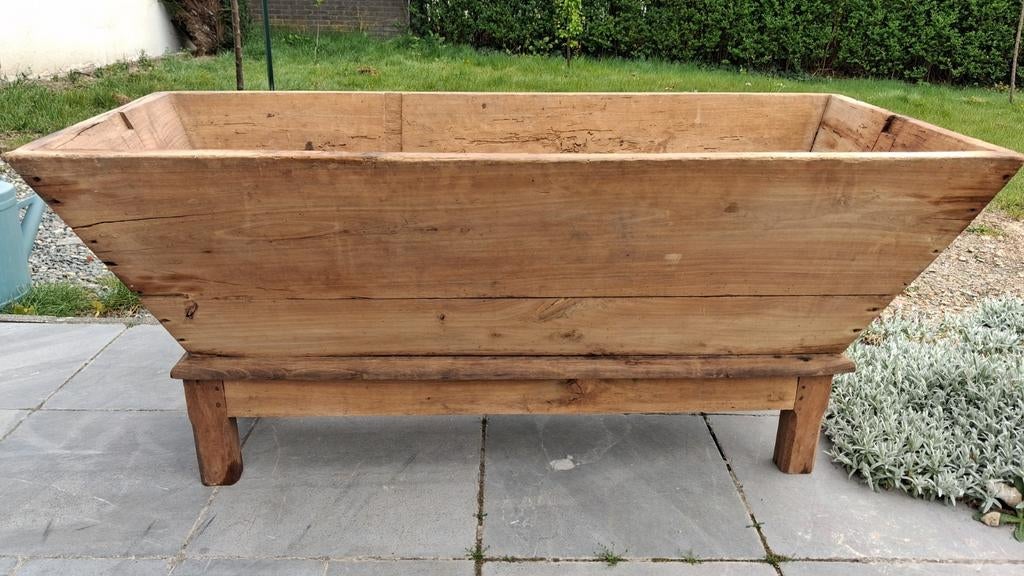 Antieke houten trog, Ophalen