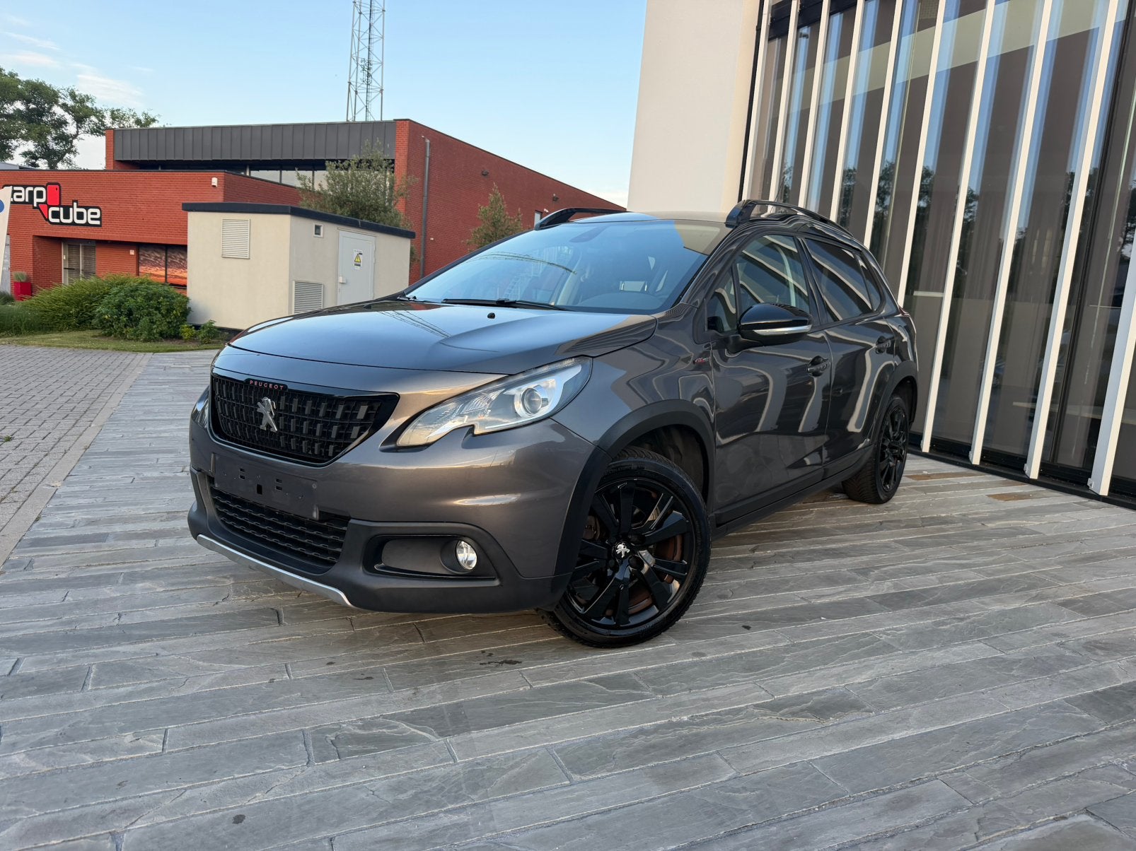 Peugeot 2008 1.2 benzine turbo Gt line trekhaak garanti7950€, Voorwielaandrijving, Parkeersensor, Leder, Bedrijf