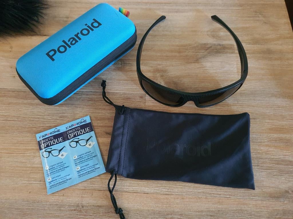 Polaroid zonnebril 7022s polarized, Handtassen en Accessoires, Ophalen