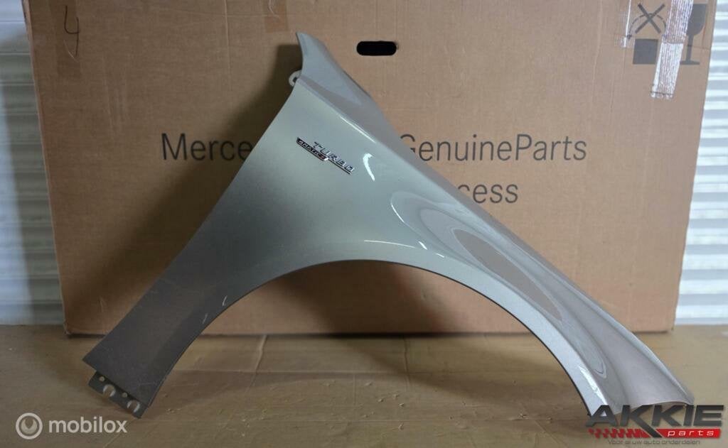 Mercedes A45 AMG Spatbord rechts W177 A1778810800, Gebruikt, Ophalen of Verzenden