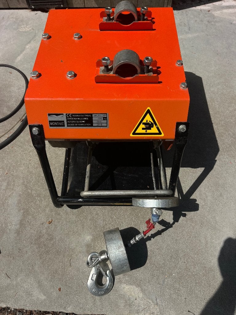 Elektrische lier DM200/AP hijsarm dakwerken/stelling/steiger, Doe-het-zelf en Bouw, Lieren en Takels, Ophalen, Zo goed als nieuw