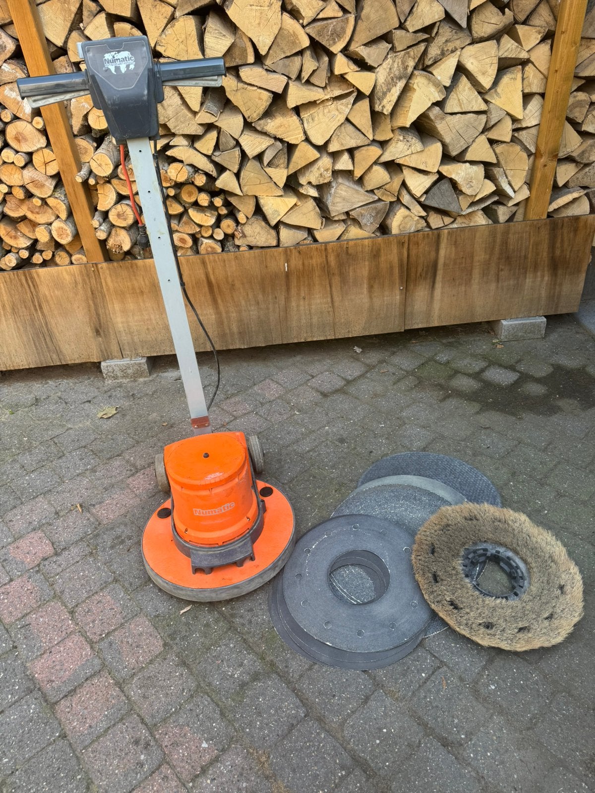 Woodboy Numatic, Enlèvement, Utilisé, 1200 watts ou plus, Ponceuse circulaire