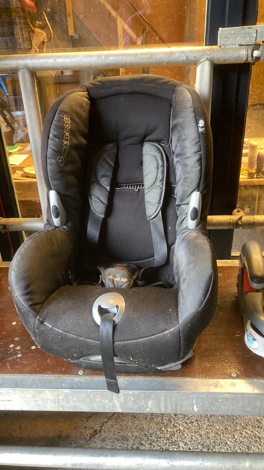 Maxi cosi et chaises pour enfants gratuis, Enfants & Bébés, Sièges auto, Enlèvement, Utilisé