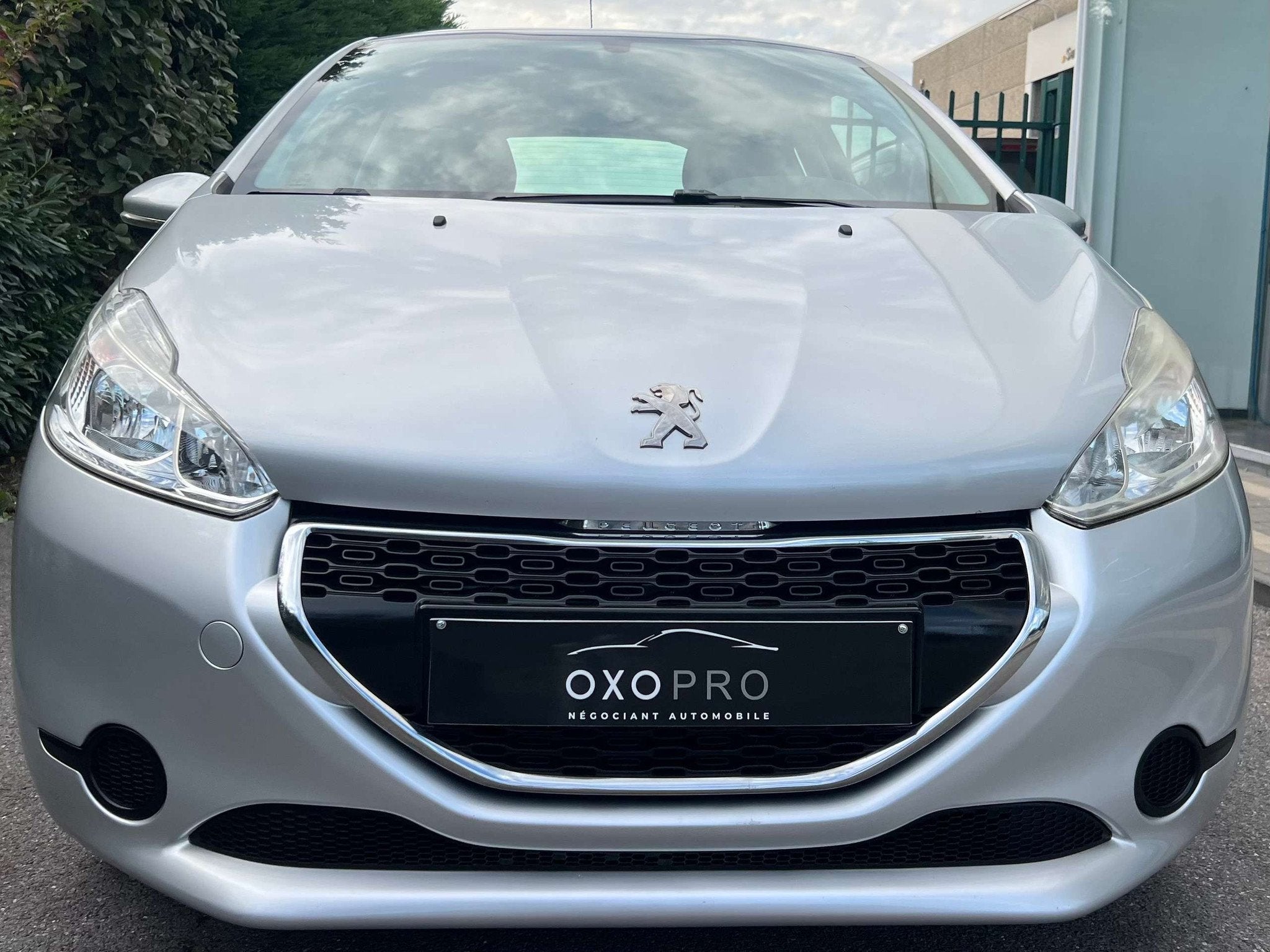 Peugeot 208 1.2i Essence 82CV / Gps / Airco / Cruise / Radar, Argent ou Gris, Achat, Entreprise, 82 ch