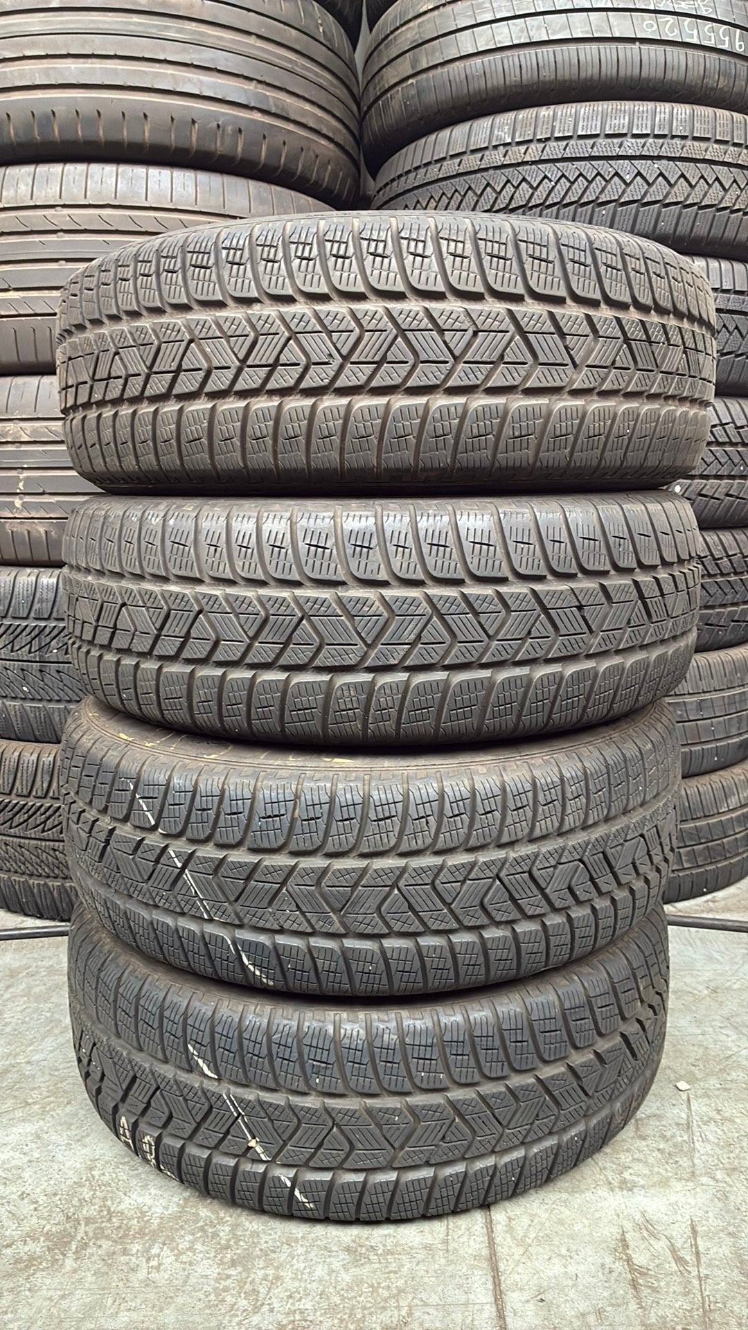 2156017 215/60/17 215/60R17 winterbanden merk Pirelli, Ophalen