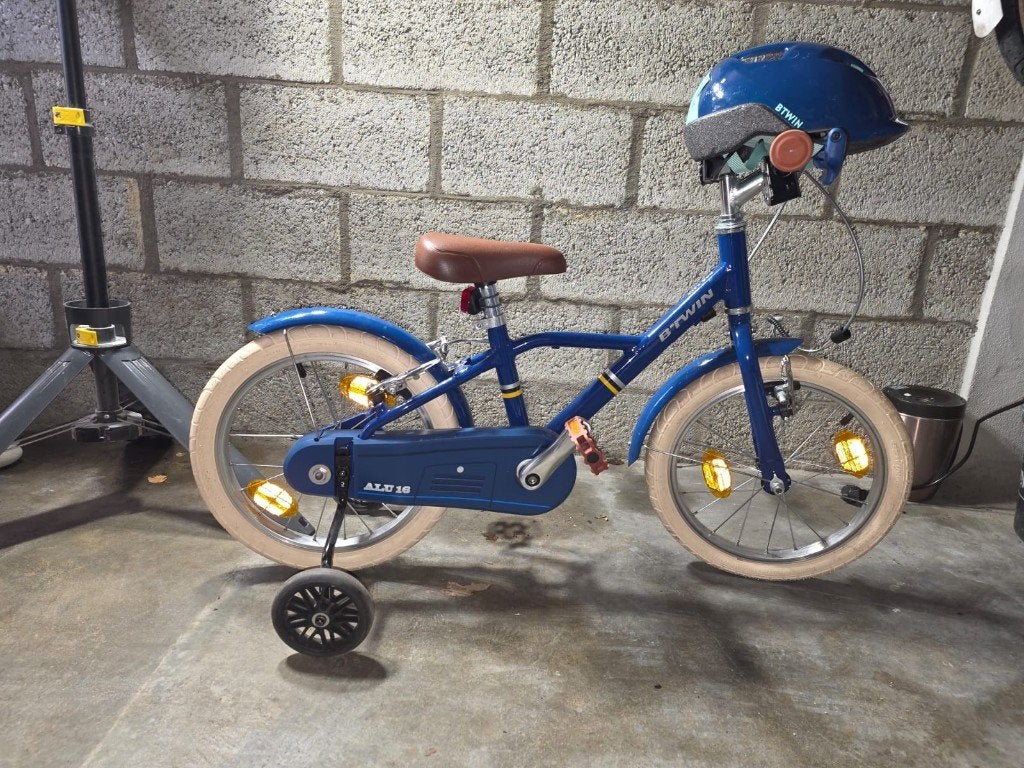 Vélo B-TWIN CITY 900 pour enfants avec équipements complets, Stabilisateurs, Enlèvement, BTwin Décathlon, Comme neuf