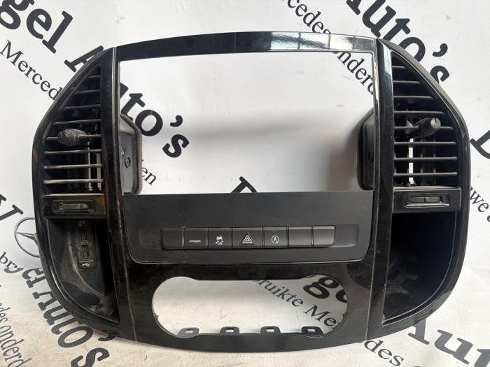 Cadre radio d'un Mercedes Vito, 3 mois de garantie, Utilisé, -, -