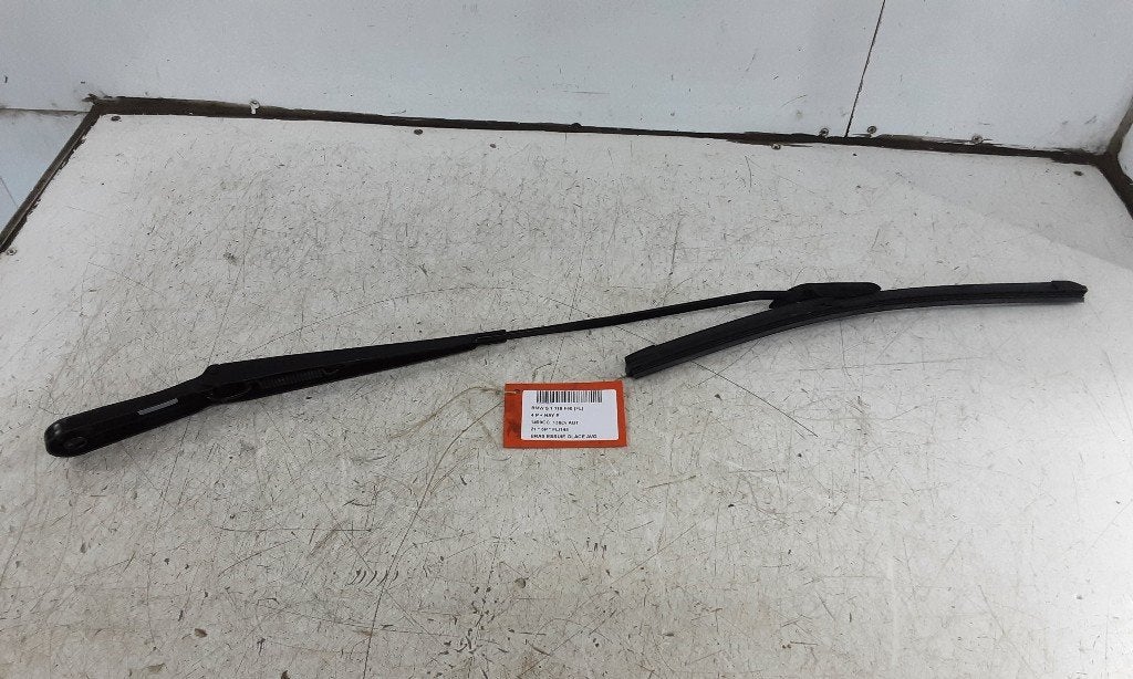 RUITENWISSERARM LINKS VOOR BMW 1 serie (F40) (14122006), Gebruikt, BMW, Petuelring 130
80809  München, DE, Bayerische Motoren Werke AG