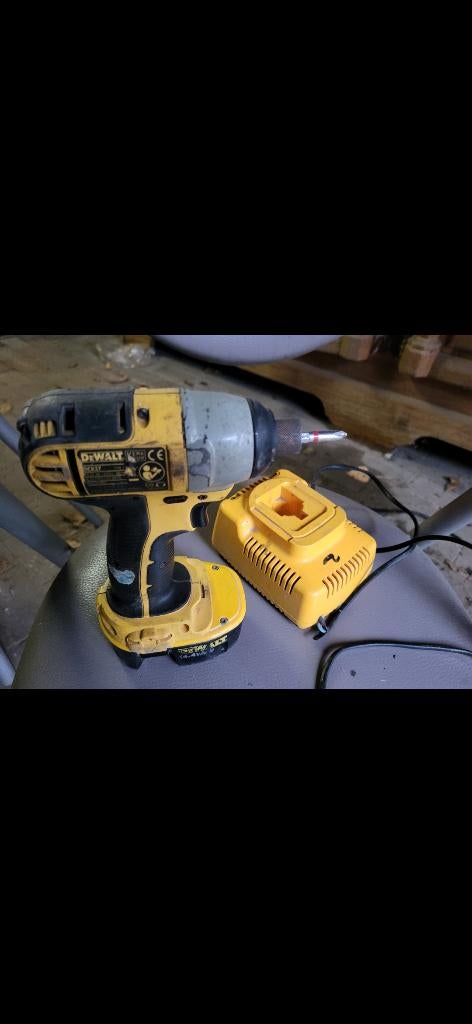 Dewalt klop machine, Enlèvement
