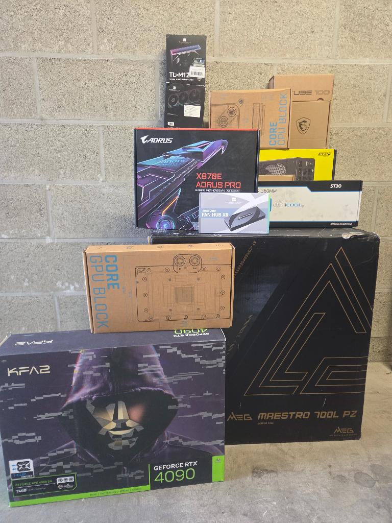 RTX 4090 24GB + 96GB DDR5 / Ryzen 9 / Custom Loop, Ophalen, Zo goed als nieuw, 2 TB, Gaming