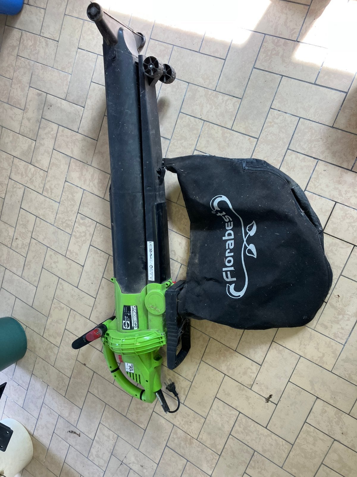 Bladblazer te koop, Tuin en Terras, Ophalen, Handgedragen, Zo goed als nieuw, Met opvangzak