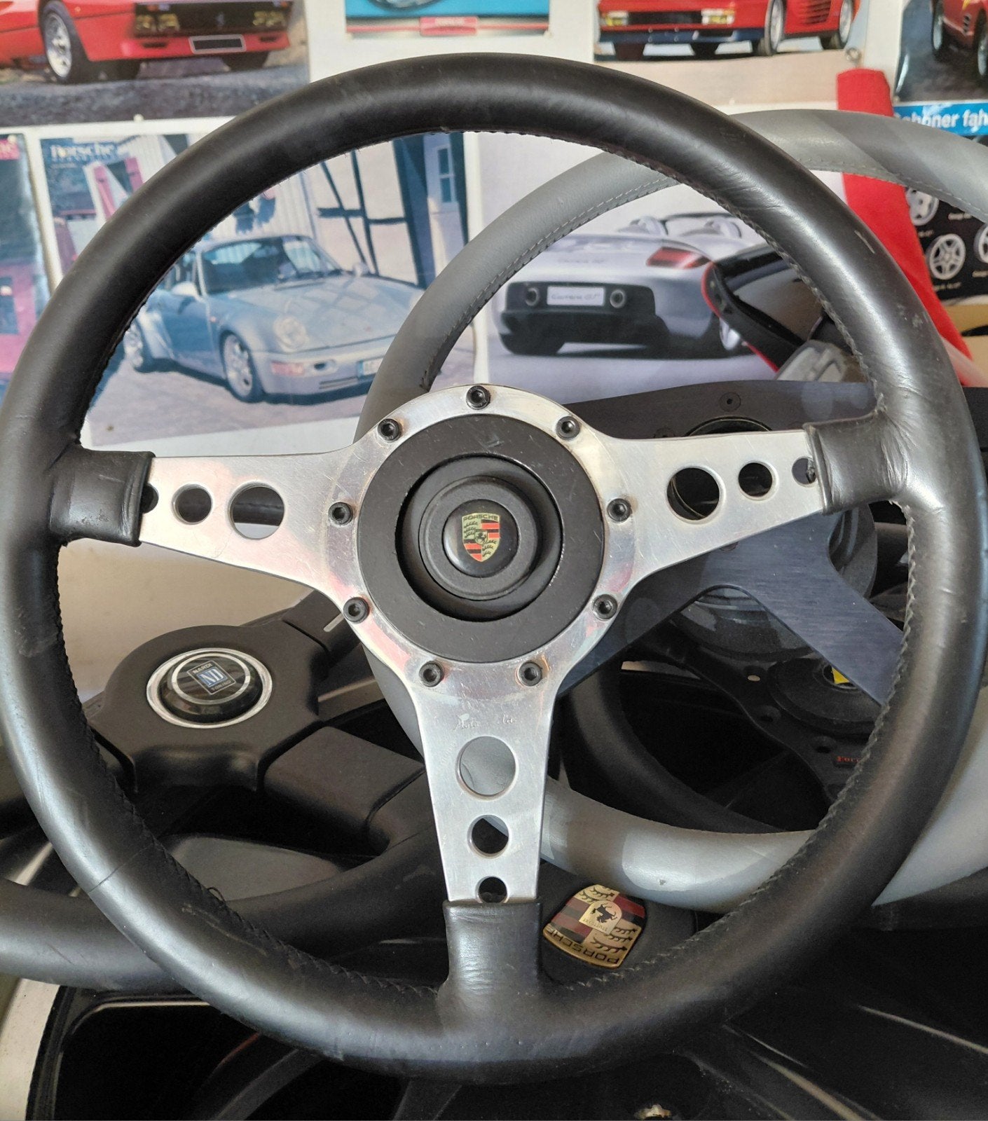 Volant Porsche 911, Enlèvement, Porsche