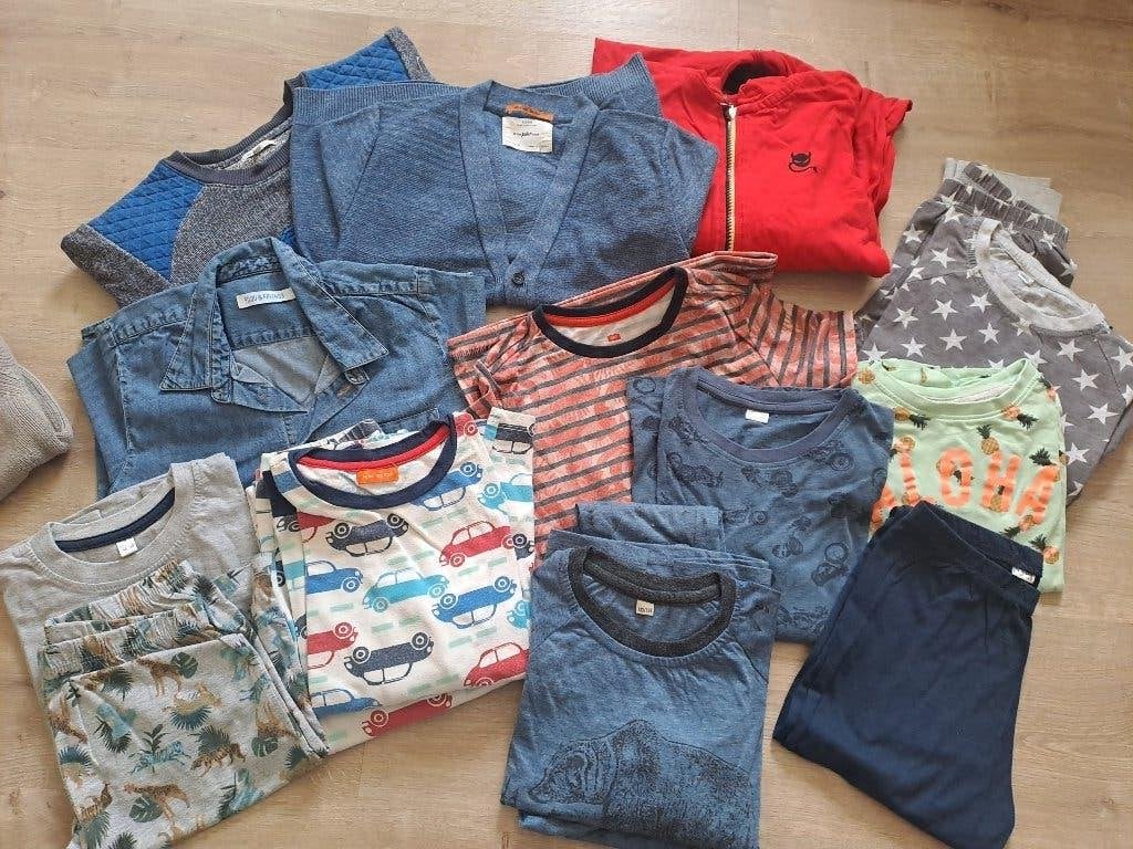 Kinder kleren mast 118 / 122, Kinderen en Baby's, Kinderkleding | Maat 122, Ophalen, Jongen