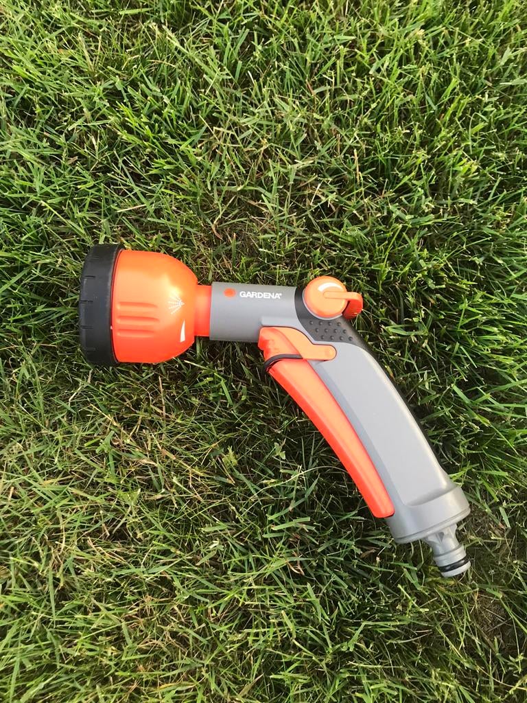 Te koop WATERING GUN * GARDENA *, Zo goed als nieuw