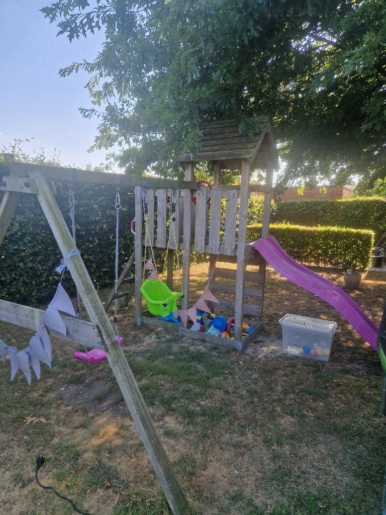 Speelhuis met glijbaan en 2 schommels, Kinderen en Baby's, Ophalen, Gebruikt, Glijbaan
