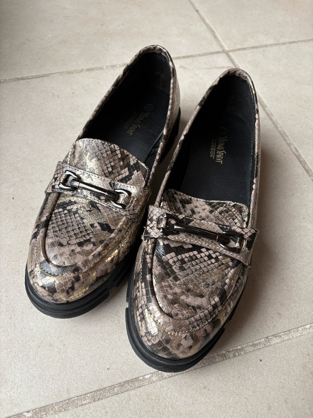 Nouvelles chaussures, Enlèvement, Neuf