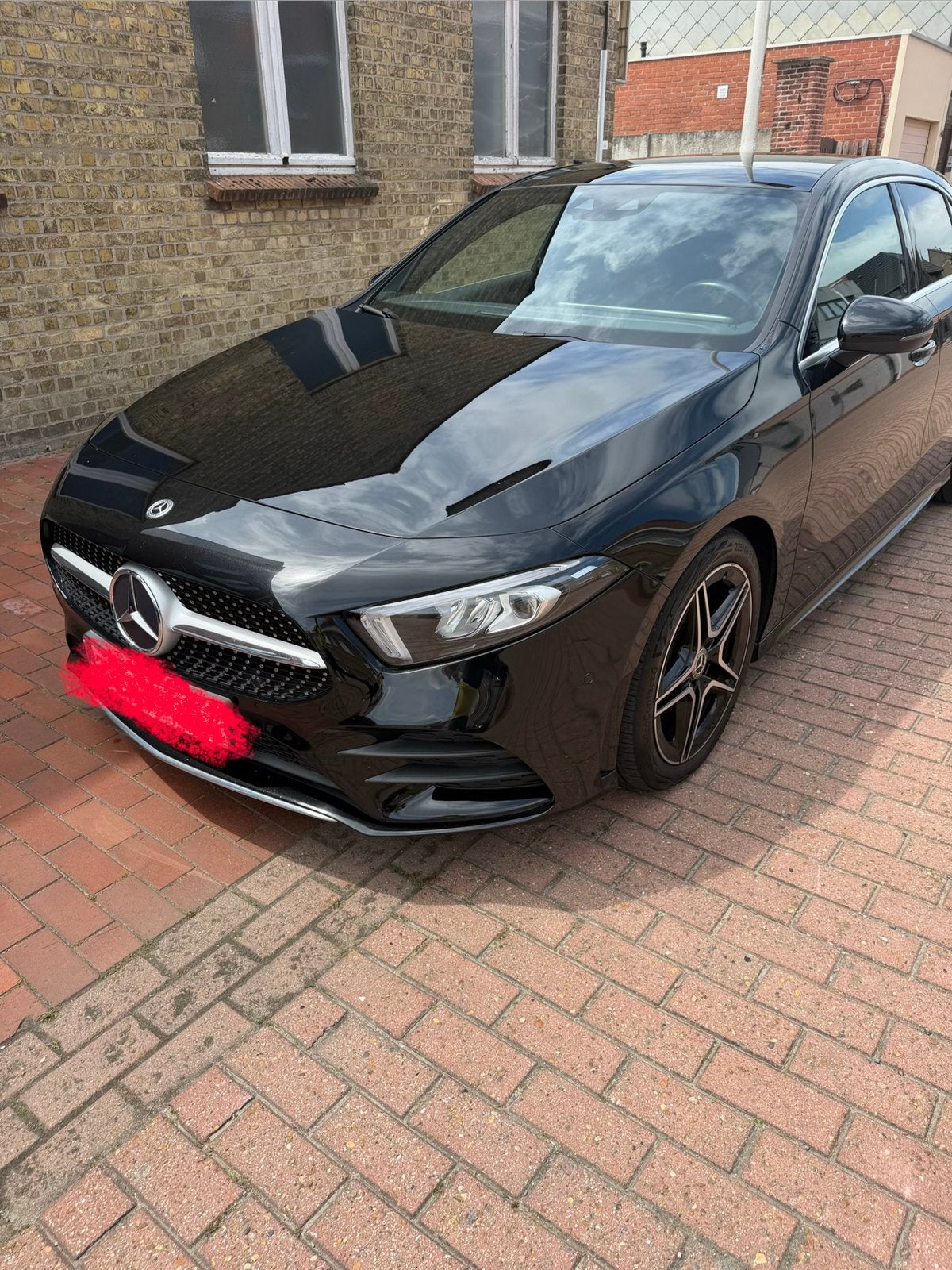 Mercedes-Benz A180 AMG line, Autos, Achat, 110 kW, Noir, 5 portes