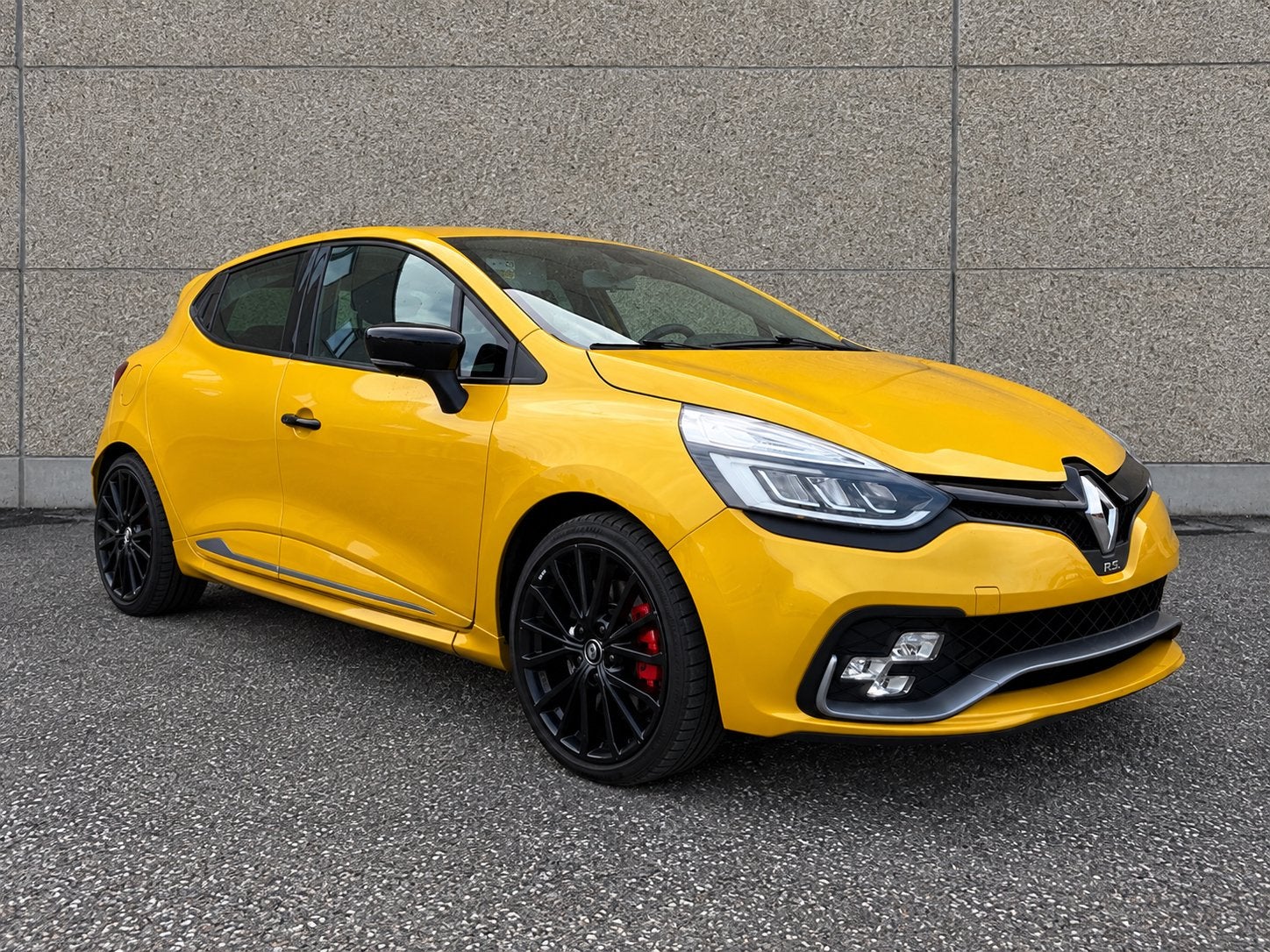 Clio 4 RS Cup - 2017 Phase 2, Autos, Phares entièrement LED, Achat, Euro 6, Jaune