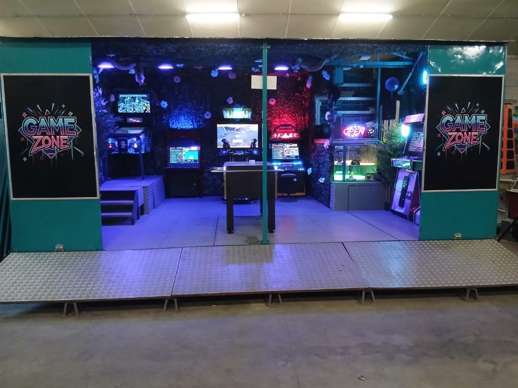 Mobiele arcade room/kermiskraam, Articles professionnels, Stock & Retail | Voitures, Enlèvement