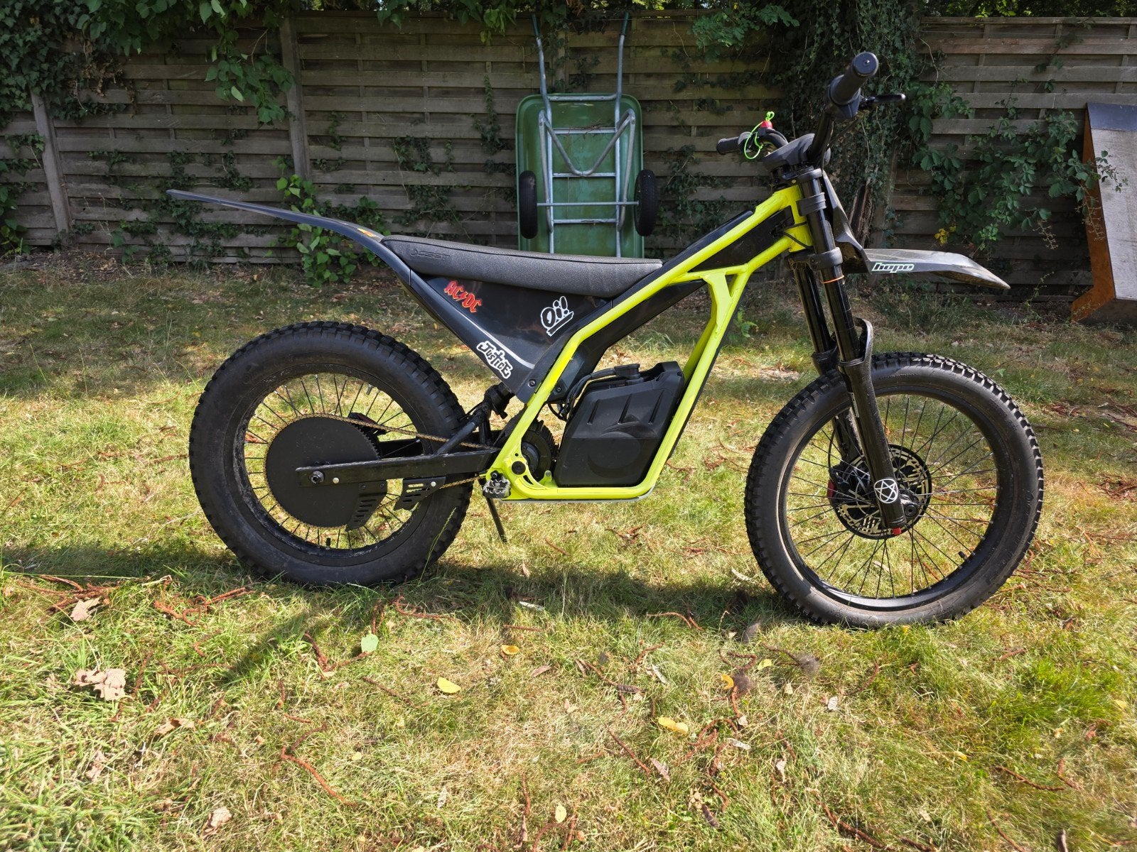 Moto electrique oset triumph txp24, Enlèvement