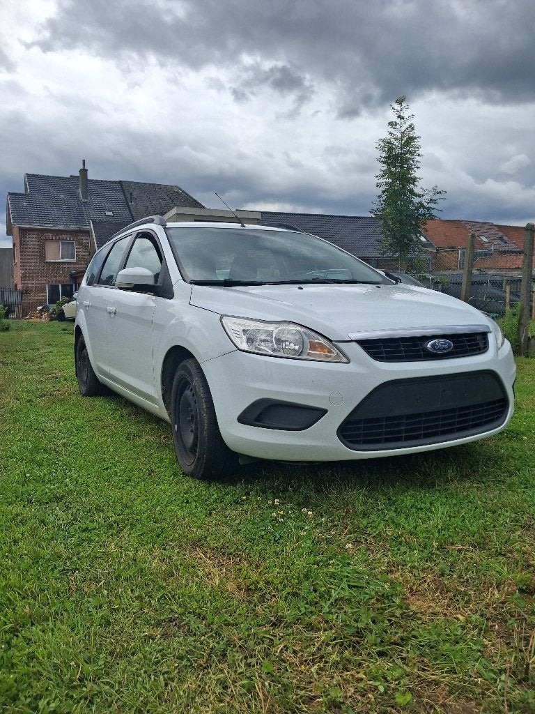 Focus 2009,Gekeurd,150,000km,benzine, airco, trekhaak, Auto's, Ford, Stof, 4 cilinders, Wit, Particulier