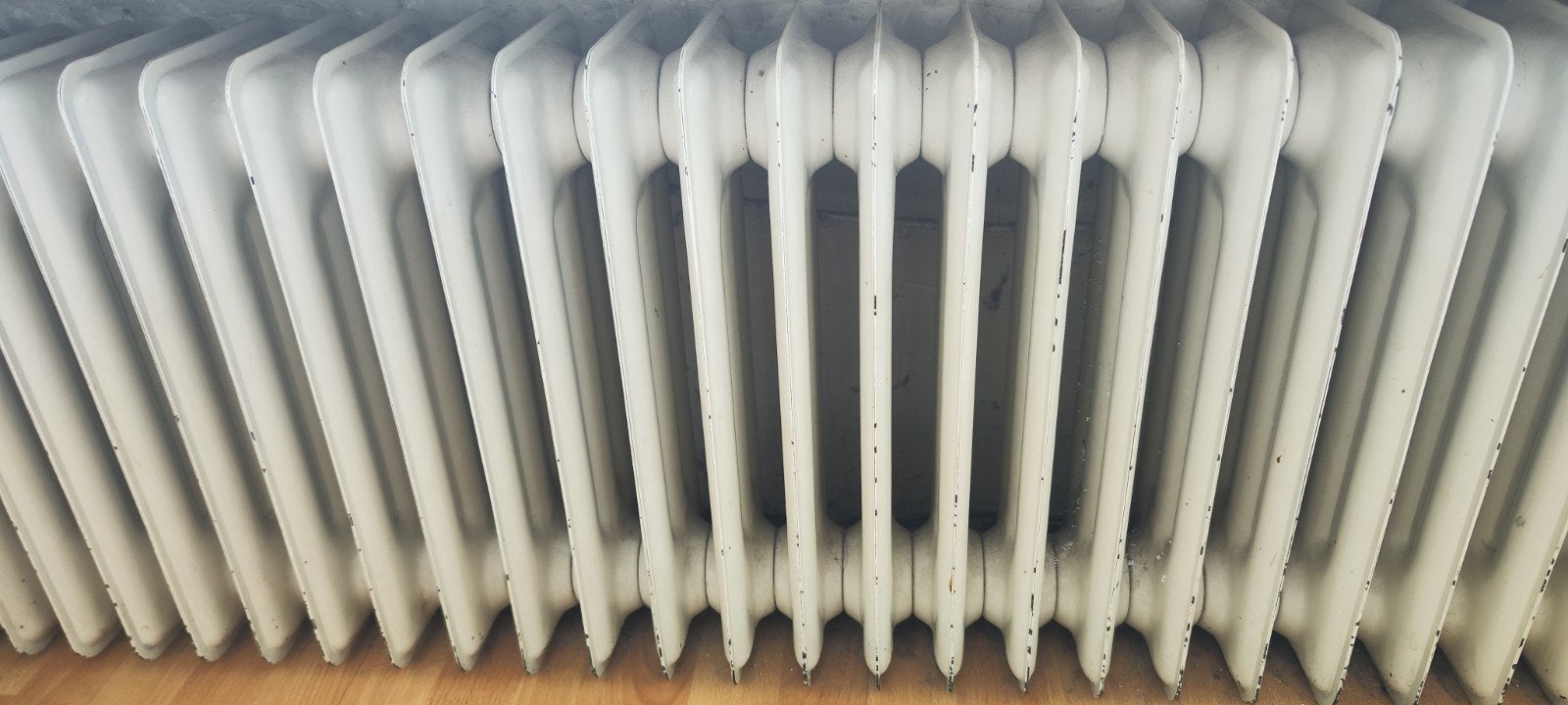 Partij van 9 klassieke gietijzeren radiatoren te koop, 800 watts ou plus, Enlèvement, Utilisé, Haut rendement (HR)